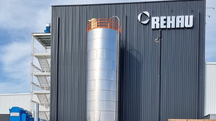 Silos: Silos y tolvas industriales de almacenamiento Descripción de la imagen