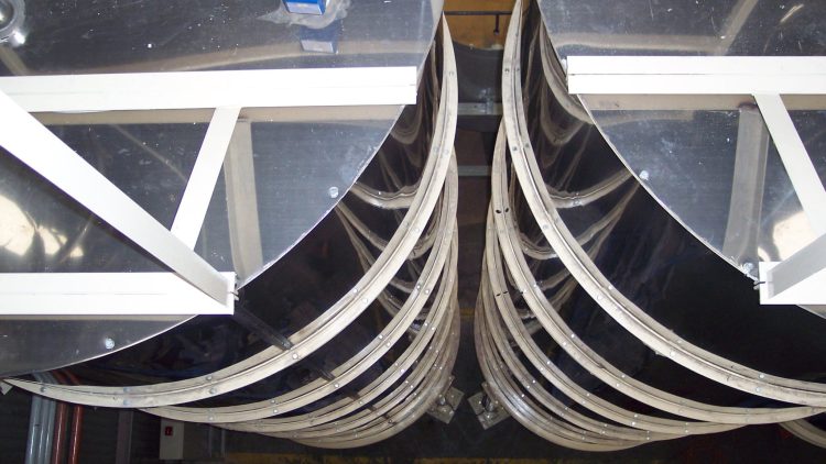 Silos: Silos y tolvas industriales de almacenamiento Descripción de la imagen